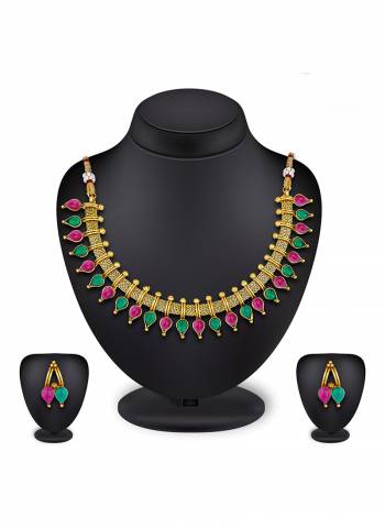 Grab this Pretty Necklace Set In Golden Color Which Gives A Rich And Elegant Look To Your Neckline. This Necklace Set Can Be Paired With Or Any Contrasting Colored Attire. Buy Now.