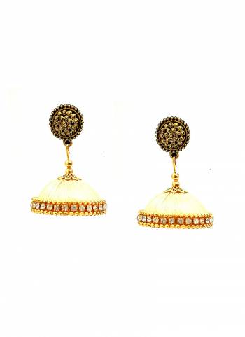 Grab This Beautiful Earrings Set In Jhumki Style Which Can Be Paired With Any Contrasting Or Same Colored Traditional Attire. Mixture Of Metal And Resham Thread Are Used To Make This Beautiful Earrings Beautified With Stone Work.