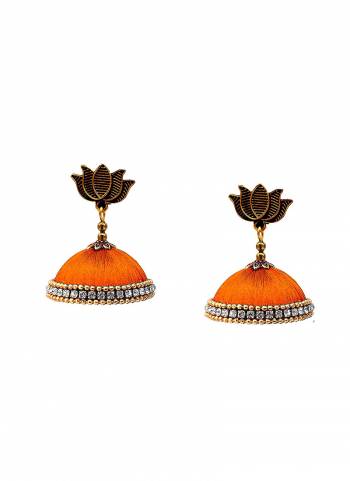 Grab This Beautiful Earrings Set In Jhumki Style Which Can Be Paired With Any Contrasting Or Same Colored Traditional Attire. Mixture Of Metal And Resham Thread Are Used To Make This Beautiful Earrings Beautified With Stone Work.