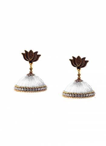 Grab This Beautiful Earrings Set In Jhumki Style Which Can Be Paired With Any Contrasting Or Same Colored Traditional Attire. Mixture Of Metal And Resham Thread Are Used To Make This Beautiful Earrings Beautified With Stone Work.