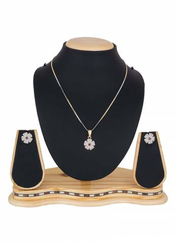 Give A Pretty Elegant Look To Your Neckline With This Lovely Pendant Set Which Can Be Paired With Any Colored Attire. This Pretty Set Is Light Weight And Easy To Carry All Day Long. 