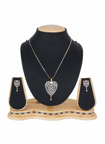 Give A Pretty Elegant Look To Your Neckline With This Lovely Pendant Set Which Can Be Paired With Any Colored Attire. This Pretty Set Is Light Weight And Easy To Carry All Day Long. 