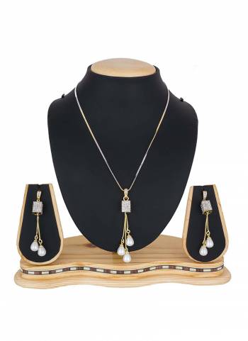 Give A Pretty Elegant Look To Your Neckline With This Lovely Pendant Set Which Can Be Paired With Any Colored Attire. This Pretty Set Is Light Weight And Easy To Carry All Day Long. 