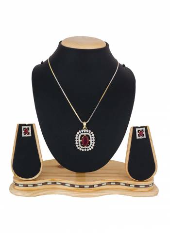 Give A Pretty Elegant Look To Your Neckline With This Lovely Pendant Set Which Can Be Paired With Any Colored Attire. This Pretty Set Is Light Weight And Easy To Carry All Day Long. 