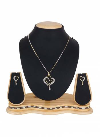 Give A Pretty Elegant Look To Your Neckline With This Lovely Pendant Set Which Can Be Paired With Any Colored Attire. This Pretty Set Is Light Weight And Easy To Carry All Day Long. 