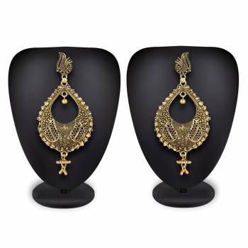 Here Is A Very Pretty Set Of Earrings Set In Golden Color Which Can Be Paired With Any Colored Traditional Attire. Also It Is Light In Weight And Easy To Carry All Day Long. 