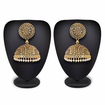 Enhance Your Simple Look By Pairing This Pretty Set Of Earrings Set In Golden Color. This Can Even Be Paired With A Simple Kurti Or Any Heavy Attire. Buy Now.