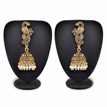 Here Is A Very Pretty Set Of Earrings Set In Golden Color Which Can Be Paired With Any Colored Traditional Attire. Also It Is Light In Weight And Easy To Carry All Day Long. 