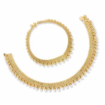 For Those Pretty Feet, Grab This Lovely Anklet Set In Golden Color Which Can Be Paired With Any Colored Attire, It Is Light In Weight And Easy To Carry All Day Long. 