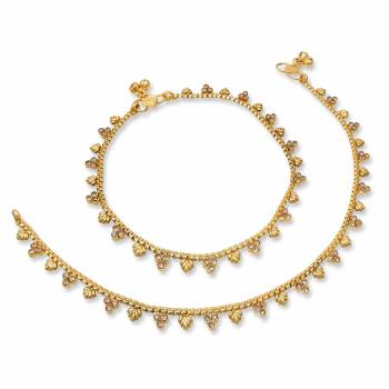 For Those Pretty Feet, Grab This Lovely Anklet Set In Golden Color Which Can Be Paired With Any Colored Attire, It Is Light In Weight And Easy To Carry All Day Long. 