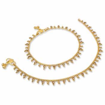 For Those Pretty Feet, Grab This Lovely Anklet Set In Golden Color Which Can Be Paired With Any Colored Attire, It Is Light In Weight And Easy To Carry All Day Long. 