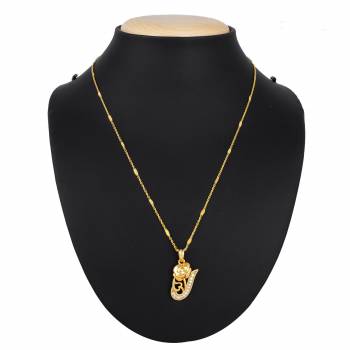 Give A Pretty elegant Look To Your Neckline With This Simple And Delicate Pandant Set In Golden Color Which Can Be Paired With Any Color Or Any Type Of Attire. Buy Now.