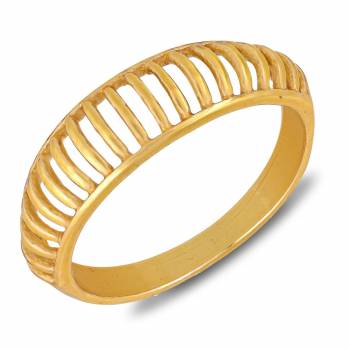 Simple And Elegant Looking Designer Ring Is Here In Golden Beautified With Stone Work. This Pretty Ring Can Be Paired With Any Colored And Any Type Of Attire, Buy Now.