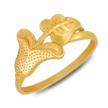 Simple And Elegant Looking Designer Ring Is Here In Golden Beautified With Stone Work. This Pretty Ring Can Be Paired With Any Colored And Any Type Of Attire, Buy Now.