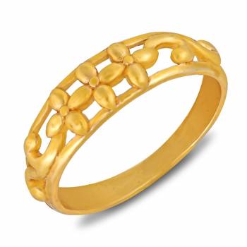 Simple And Elegant Looking Designer Ring Is Here In Golden Beautified With Stone Work. This Pretty Ring Can Be Paired With Any Colored And Any Type Of Attire, Buy Now.