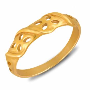 Simple And Elegant Looking Designer Ring Is Here In Golden Beautified With Stone Work. This Pretty Ring Can Be Paired With Any Colored And Any Type Of Attire, Buy Now.