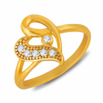 Simple And Elegant Looking Designer Ring Is Here In Golden Beautified With Stone Work. This Pretty Ring Can Be Paired With Any Colored And Any Type Of Attire, Buy Now.