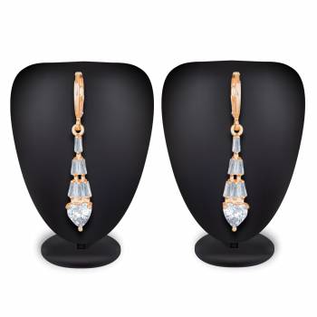 Buy This Pretty Pair Of Earrings In Golden Color Which Can Be Paired With Colored Attire. These Earrings Will Give A Pretty Elegant Look Which Will eanr You Lots Of Compliments From Onlookers.?