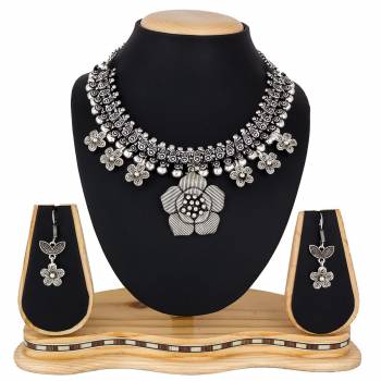 For The Upcoming Festive Season, Grab This Beautiful Necklace Set In Silver Color, This Necklace Is Light Weight And easy To Carry Throughout The Gala