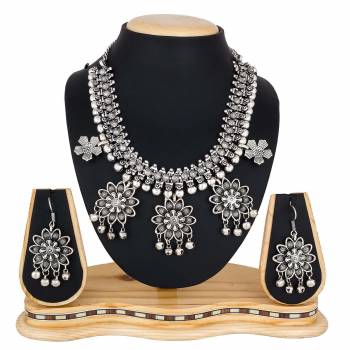 For The Upcoming Festive Season, Grab This Beautiful Necklace Set In Silver Color, This Necklace Is Light Weight And easy To Carry Throughout The Gala