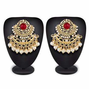 For An Attractive Look, Pair up This Beautiful Pair Of Earrings In Golden Color Which Can Be Paired With Any Colored Ethnic Attire. It Is Light In Weight And Easy To Carry All Day Long. 