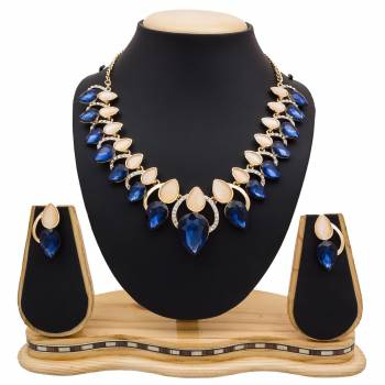 For A Girly Elegant Look, Grab This Beautiful Designer Necklace Set In Pretty Rose Gold Color. This Necklace Set Is Beautified With Diamond Work. Also This Can Be Paired With Colored Indo-Western Or Ethnic Attire. Buy Now.