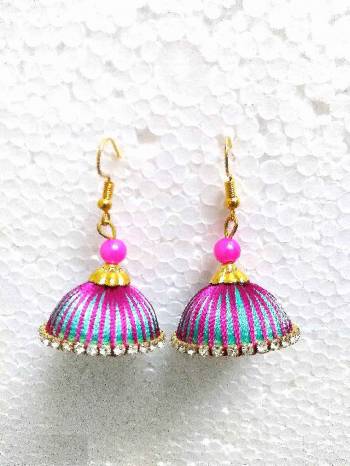 Grab This Beautiful Earrings Set In Jhumki Style Which Can Be Paired With Any Contrasting Or Same Colored Traditional Attire. These Two Colored Contrasting Thread Is Giving It An Attractive Look.