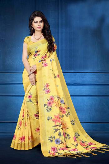 Grab This Pretty Printed Saree For Your Semi-Casuals. This Saree And Blouse Are Fabricated On Linen Beautified With Digital Prints All Over It, This Saree Is Light In Weight And Easy To Carry All Day Long. 