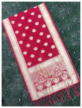 For A Proper Traditional Look, Pair Up Your Simple Attire With This Trendy Banarasi Art Silk Fabricated Dupatta. It Is Beautified With Weave All Over. Also It Is Light In Weight And Easy To Carry All Day Long. 