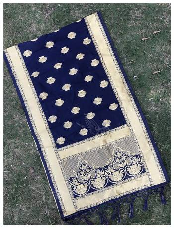 For A Proper Traditional Look, Pair Up Your Simple Attire With This Trendy Banarasi Art Silk Fabricated Dupatta. It Is Beautified With Weave All Over. Also It Is Light In Weight And Easy To Carry All Day Long. 