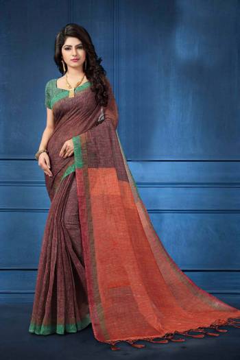 Grab This Pretty Printed Saree For Your Semi-Casuals. This Saree?And Blouse Are Fabricated On Linen Beautified With Digital Prints All Over It, This Saree Is Light In Weight And Easy To Carry All Day Long.