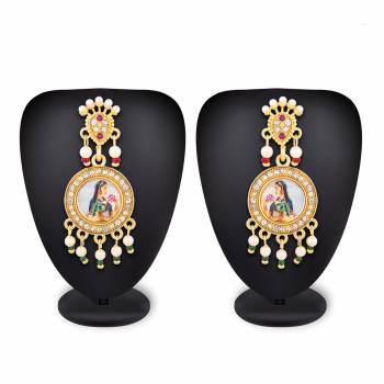 New And Unique Printed Patterned Designer Earrings Set Is Here To Pair Up?With Your Heavy ethnic Attire. You Can Pair This With Either Same Or Any contrasting Colored Attire. Buy Now.