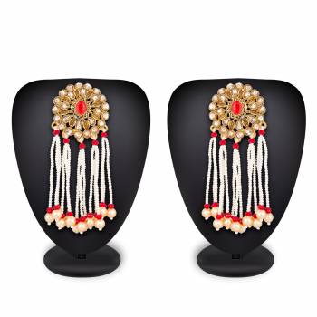 Grab This Pretty Earring Set To Pair Up With Your Ethnic Wears, This Earring Set Is In Golden Color Which Can Be Paired With Any Colored Attire. Also It Is Light In Weight And Easy To Carry all Day Long.