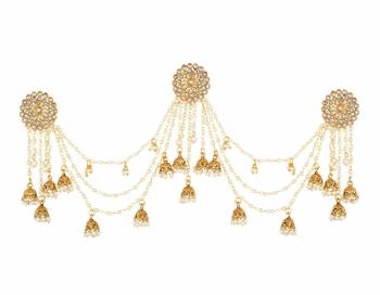 This Pretty Earring Will Give A More Trendy And Unique Look To Your Attire. It Is Light In Weight And Easy To Carry Throughout The Gala. 