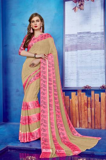 Add Some Casulas With This Beautiful Printed Saree Fabricated On Georgette Paireed With Satin Fabricated Blouse. This Saree Is Beautified With Printed Satin Patta Giving It An Attractive Look. 