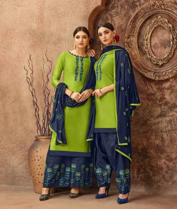 Beat The Heat This Summer With These Cotton Based Dress Material. Grab This Dress Material In Green Colored Top Paired With Contrasting Navy Blue Colored Bottom And Dupatta. Its Top And Bottom are Cotton Based Paired With Chiffon Fabricated Dupatta. Buy Now.