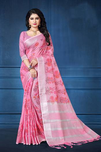 Add This Pretty Saree For your Semi-Casual Wear With Floral Prints All Over. This Saree And Blouse Are Fabricated On Linen Which Ensures Superb Comfort All Day Long