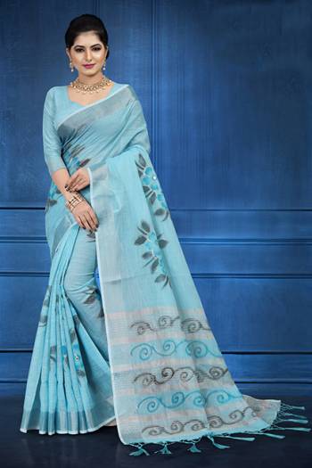 Add This Pretty Saree For your Semi-Casual Wear With Floral Prints All Over. This Saree And Blouse Are Fabricated On Linen Which Ensures Superb Comfort All Day Long