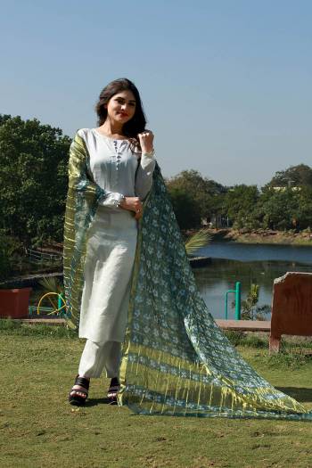 Add This Pretty Dupatta To Your Wardrobe For Your Semi-Casuals Or Festive Wear. This Pretty Dupatta Is Fabricated On Poly Chiffon Silk Beautified With Bandhani Prints All Over, Buy Now.