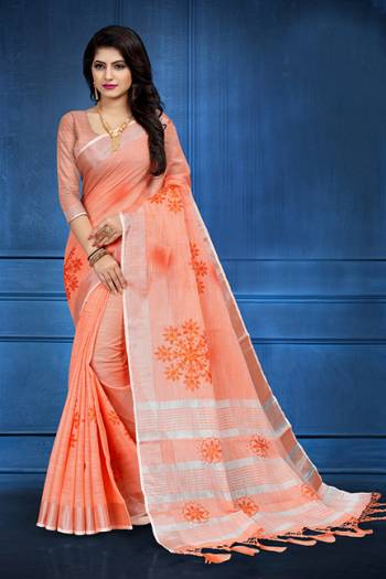 Add This Pretty Saree For your Semi-Casual Wear With Floral Prints All Over. This Saree And Blouse Are Fabricated On Linen Which Ensures Superb Comfort All Day Long