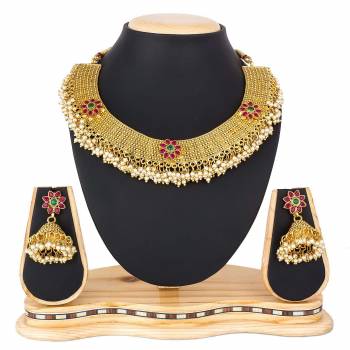 Grab This Heavy Necklace Set For The Upcoming Wedding Season. Pair This Up With Your Heavy Ethnic Attire And also It Can Be Paired With Any Colored Attire. Buy Now.