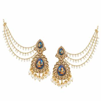 This Pretty Earring Will Give A More Trendy And Unique Look To Your Attire. It Is Light In Weight And Easy To Carry Throughout The Gala.