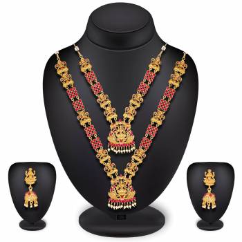 For A Queen Look, Here Is A Designer Royal Looking Necklace Set With Two Necklaces. This Necklace Set Can Be Paired With Heavy Or Light Ethnic Attire Alos Can Be Wore Single Or Both At A Time For More Enhanced Look. Buy Now