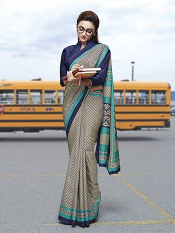 No More Worry For What To Wear At Your Place, Grab This Faux Georgette Fabricated Saree And Blouse Beautified With Prints All Over. This Saree Can Be Used As Uniform At Different Places Like Airports, Hospitals And Hotels. 