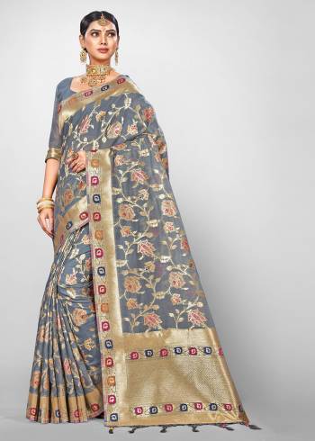 Grab This Beautiful Designer Silk Based Saree Which Gives A Rich Look To Your Personality. This Saree Is Fabricated On Jacquard  Silk Beautified With Attractive Weave.