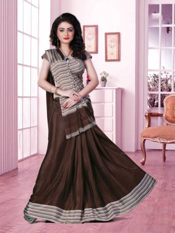 No More Worry For What To Wear At Your Place, Grab This Crepe Silk Fabricated Saree And Blouse Beautified With Prints All Over. This Saree Can Be Used As Uniform At Different Places Like Airports, Hospitals And Hotels