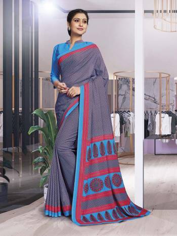 No More Worry For What To Wear At Your Place, Grab This Poly Cotton Fabricated Saree And Blouse Beautified With Prints All Over. This Saree Can Be Used As Uniform At Different Places Like Airports, Hospitals And Hotels