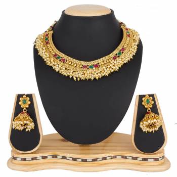 Grab This Heavy Necklace Set For The Upcoming Wedding Season. Pair This Up With Your Heavy Ethnic Attire And also It Can Be Paired With Any Colored Attire. Buy Now