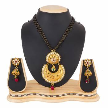 To Give A More Enhanced And Heavy Look, Grab This Heavy Designer?Mangalsutra To Par IT Up With Your Ethnic Wear, Which Can Also Be Pared With Any Colored Attire.