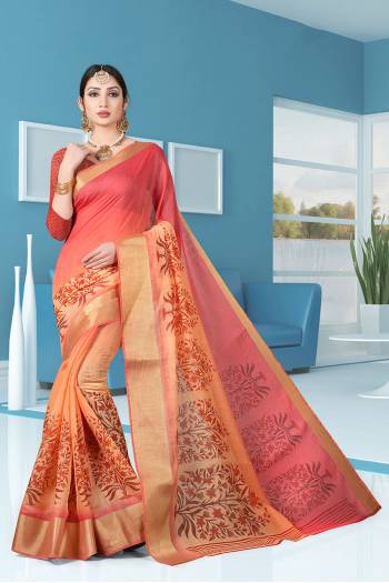 No More Worry For What To Wear At Your Place, Grab This Cotton Fabricated Saree And Blouse Beautified With Prints All Over. This Saree Can Be Used As Uniform At Different Places Like Airports, Hospitals And Hotels